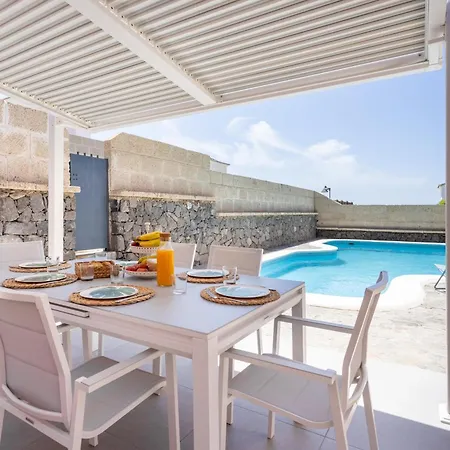 Chloe Tenerifesummervillas Giant Private Pool 11 Meters Long بيت للعطل أذيخي