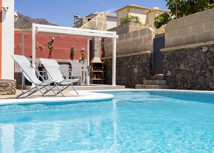 Будинок відпочинку Chloe Tenerifesummervillas Giant Private Pool 11 Meters Long Адехе