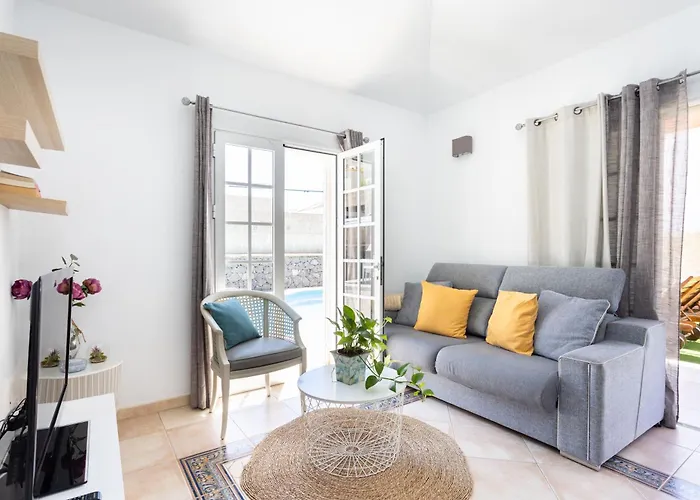 Будинок відпочинку Chloe Tenerifesummervillas Giant Private Pool 11 Meters Long *