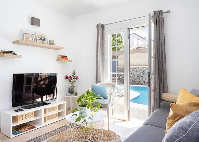 Chloe Tenerifesummervillas Giant Private Pool 11 Meters Long