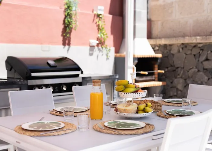 Будинок відпочинку Chloe Tenerifesummervillas Giant Private Pool 11 Meters Long Адехе