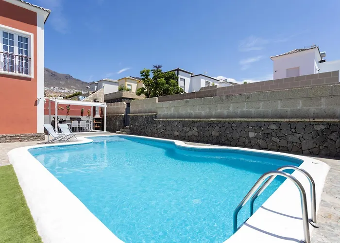 Будинок відпочинку Chloe Tenerifesummervillas Giant Private Pool 11 Meters Long