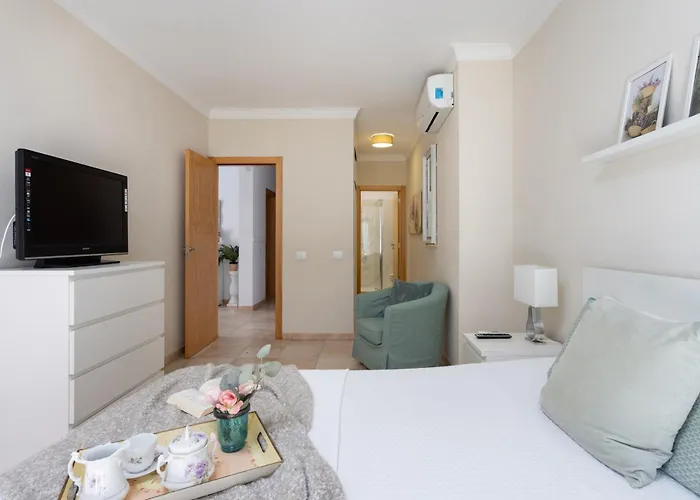 Будинок відпочинку Chloe Tenerifesummervillas Giant Private Pool 11 Meters Long