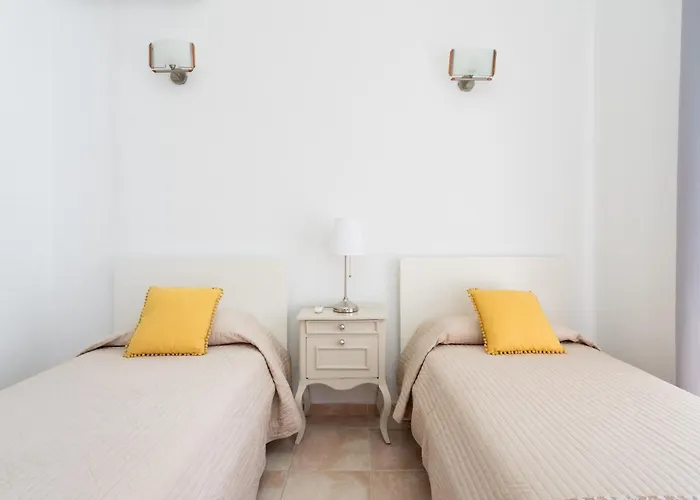 Будинок відпочинку Chloe Tenerifesummervillas Giant Private Pool 11 Meters Long Адехе