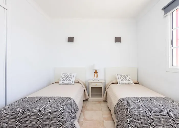 別荘 Chloe Tenerifesummervillas Giant Private Pool 11 Meters Long アデヘ